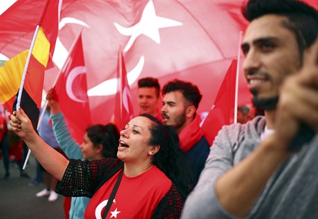 Erdoganovi odprci i pravicoví radikálové chystají proti demonstraci hned tyi...