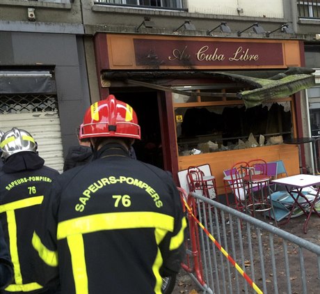 Pi poáru v baru ve francouzském Rouenu zahynulo 13 lidí.