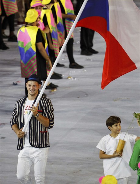 Luká Krpálek - vlajkono R na slavnostním zahájení olympiády v Riu.