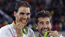Rafael Nadal a Marc Lopz slav zlato z her v Riu.