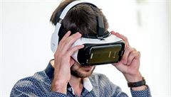Simulátor vyuívá brýlí Samsung Gear VR a mobilních telefon tohoto výrobce,...