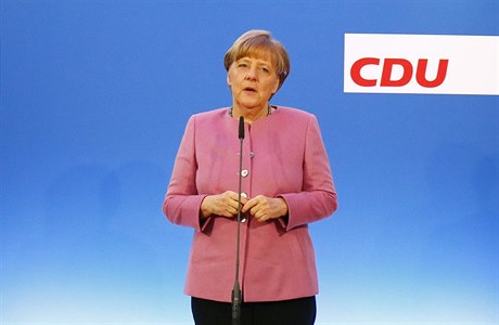 Angela Merkelová na jednání strany CDU v rovém blejzru