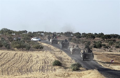 Turecké tanky míí do Sýrie