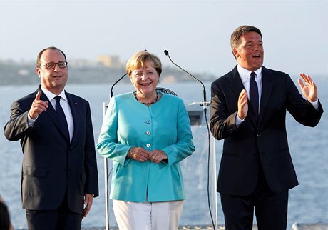 Nmecká kancléka Angela Merkelová, francouzský prezident François Hollande...