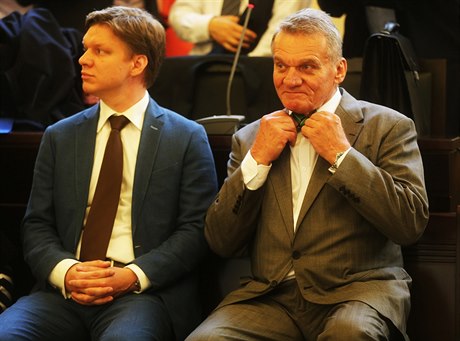 Tomá Hudeek a Bohuslav Svoboda u soudu v kauze Opencard.
