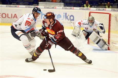Hokejisté Sparty v zápase na led Vítkovic neuspli.
