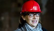 Adriana Krnáčová s ochrannou helmou nejen proti kritikům, ale i proti padající... | na serveru Lidovky.cz | aktuální zprávy