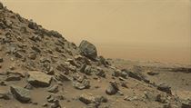 Nejnovější snímky Marsu od Curiosity: Převis s vrstvami hornin v regionu... | na serveru Lidovky.cz | aktuální zprávy