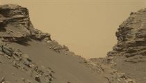 Nejnovější snímky Marsu od Curiosity: Skalnaté vrstvené výstupky a geologické... | na serveru Lidovky.cz | aktuální zprávy