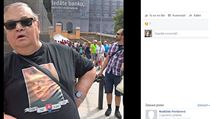 Muž měl na demonstraci tričko s kontroverzním slovenským politikem Jozefem... | na serveru Lidovky.cz | aktuální zprávy