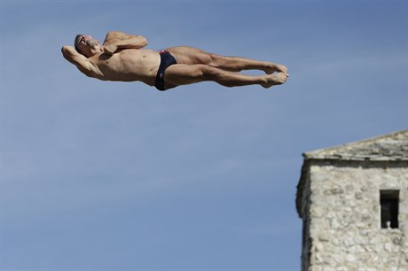Michal Navrátil pi jednom ze svých extrémních skok.