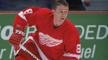 Igor Larionov v dresu Detroitu