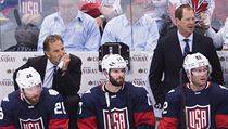 John Tortorella (vlevo) a jeho asistent Phil Housley na americké střídačce. | na serveru Lidovky.cz | aktuální zprávy
