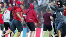Sparťanští fanoušci se vrací zpět do sektoru (derby Sparta vs Slavia). | na serveru Lidovky.cz | aktuální zprávy