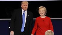 Trump s Clintonovou schzej z jevit po sv prvn prezidentsk debat.
