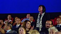 Manželka prezidenta republiky Ivana Zemanová zdraví diváky před premiérou filmu... | na serveru Lidovky.cz | aktuální zprávy