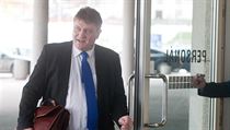 Předseda tenisového svazu Ivo Kaderka přichází na jednání o budoucnosti Sazky | na serveru Lidovky.cz | aktuální zprávy
