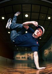 Spojení vážné a hudby a breakdance? Je to silný zážitek, říká tanečník Michael Rosemann aka b-boy Mikel | na serveru Lidovky.cz | aktuální zprávy
