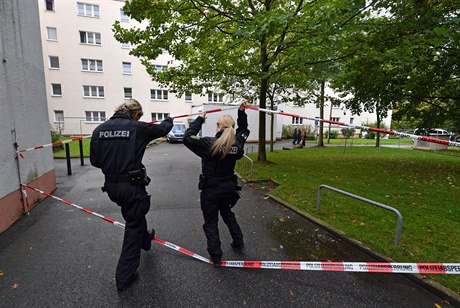 Nmecká policie na sídliti v Chemnitz