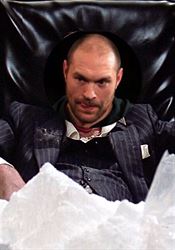 Tyson Fury nepřekvapuje, přirovnává se k drogovému bossovi Tyson Fury na fotomontáži z filmu Scarface. | na serveru Lidovky.cz | aktuální zprávy