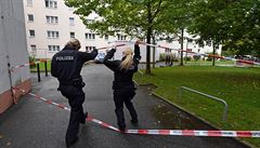 Nmecká policie na sídliti v Chemnitz