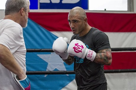 Miguel Cotto v tréninku se svým trenérem Freddiem Roachem.