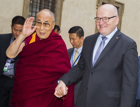 Ministr kultury Daniel Herman se seel s tibetským duchovním vdcem dalajlamou.