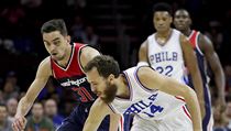 Tomáš Satoranský v dresu Washingtonu Wizards (v modrém). | na serveru Lidovky.cz | aktuální zprávy