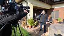 Kandidát na Hodonínsku Zdeněk Škromach z ČSSD mluví před svým domem v Rohatci.... | na serveru Lidovky.cz | aktuální zprávy