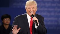 Republiknsk kandidt Donald Trump pi prezidentsk debat v St. Louis.