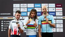 Peter Sagan Uprosted) s Markem Cavendishem (vlevo) a Tomem Boonenem na...