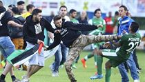 Jeden z radikálů při drsném napadení izraelského fotbalisty. | na serveru Lidovky.cz | aktuální zprávy