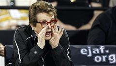 Billie Jean Kingová dává instrukce svému týmu bhem akce World Team tenis...