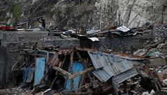 Pes 175 tisíc lidí pilo na Haiti o stechu nad hlavou.