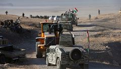 Kurdstí vojáci bhem ofenzivy za znovuzískání  msta Mosul.