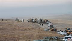 Kurdtí vojáci bhem ofenzivy za znovuzískání msta Mosul z rukou IS