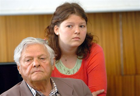 Jií Brady s dcerou Larou na právnické fakult v roce 2005.
