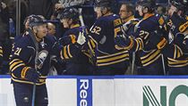 Kyle Okposo (21) z Buffala slaví. | na serveru Lidovky.cz | aktuální zprávy