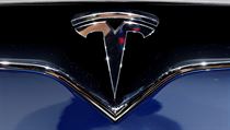 Logo znaky Tesla.