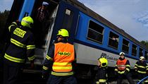 Hasiči zasahovali při srážce vlaku s autem. | na serveru Lidovky.cz | aktuální zprávy