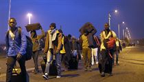 Migranti jsou evakuováni z „džungle“ v Calais. Tábor má být zlikvidován. | na serveru Lidovky.cz | aktuální zprávy