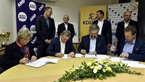 Lidovci, ANO, STAN a ODS podepsali 24. října ve Zlíně koaliční smlouvu o... | na serveru Lidovky.cz | aktuální zprávy