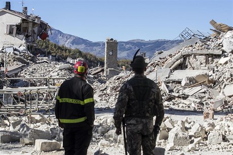 Msto Amatrice po zemtesení.