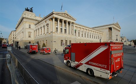 Stecha rakouského parlamentu, která hoela.