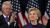 Hillary Clintonov vystoupila v New Yorku v den zvolen Donalda Trumpa...