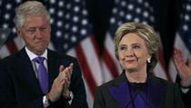 Hillary Clintonovou před projevem přivítali její stoupenci bouřlivým aplausem. | na serveru Lidovky.cz | aktuální zprávy