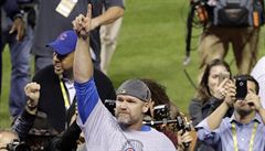 Hrá Chicaga Cubs David Ross slaví vítzství ve Svtové sérii.