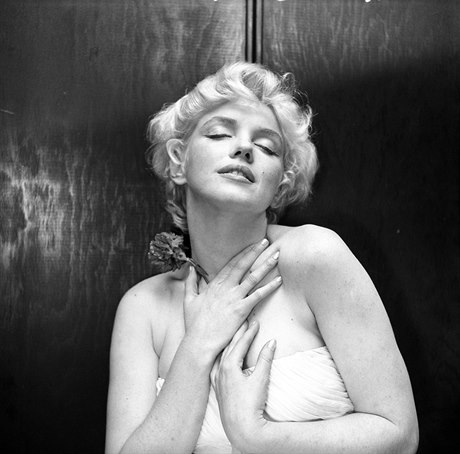 Marilyn Monroe na snímku Cecila Beatona.