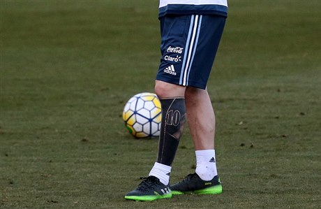 Nové tetování Lionela Messiho na levé noze.