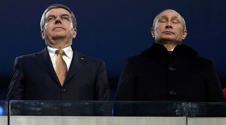 Thomas Bach a Vladimir Putin bok po boku.